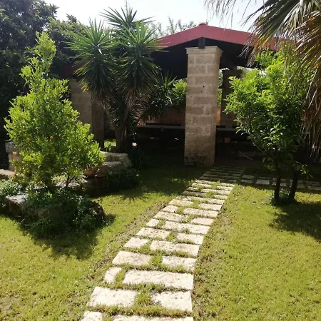 فندق مبيت وإفطار La Seta Rossa غالاتوني