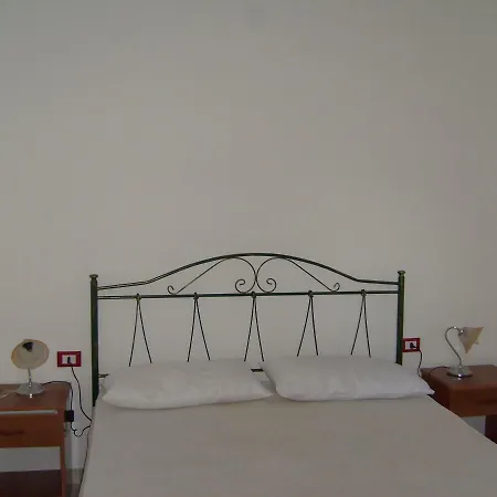 La Seta Rossa فندق مبيت وإفطار غالاتوني